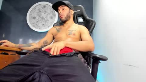 Snapshot of kevin_bronx chatting on 12/26/24, 10:52 Kevin online show from 12/26/24, 10:52