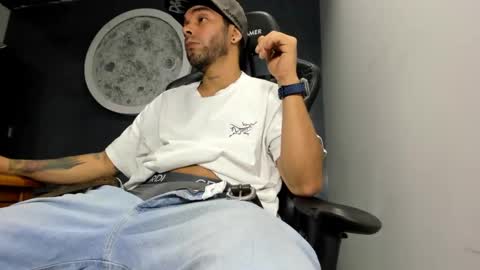 Snapshot of kevin_bronx chatting on 01/30/25, 11:34 Kevin online show from 01/30/25, 11:34