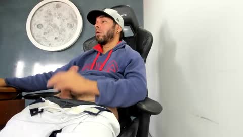 Snapshot of kevin_bronx chatting on 02/10/25, 02:26 Kevin online show from 02/10/25, 02:26