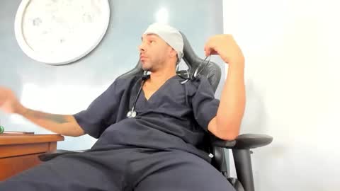 Snapshot of kevin_bronx chatting on 10/07/25, 05:10 Kevin online show from 10/07/25, 05:10