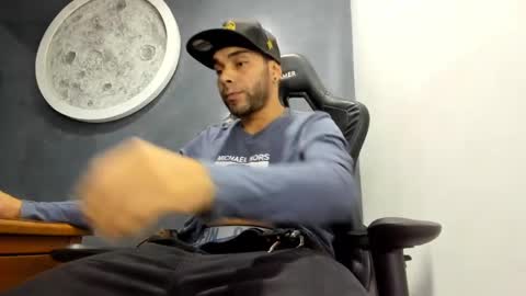 Snapshot of kevin_bronx chatting on 10/12/25, 11:15 Kevin online show from 10/12/25, 11:15