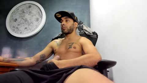 Snapshot of kevin_bronx chatting on 10/23/25, 10:30 Kevin online show from 10/23/25, 10:30