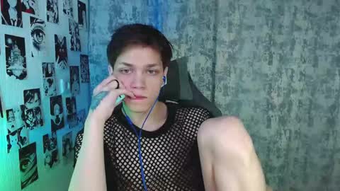 Snapshot of kevin_joestar chatting on 10/10/25, 04:22 Kevin online show from 10/10/25, 04:22
