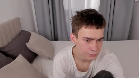 Snapshot of kevin_kess chatting on 11/18/25, 03:38 Ask me online show from 11/18/25, 03:38