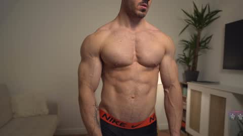 Snapshot of kevinandresxx chatting on 12/02/24, 12:18 Kevin online show from 12/02/24, 12:18