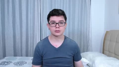 Snapshot of kevinhunts chatting on 11/15/25, 05:53 Kevin online show from 11/15/25, 05:53