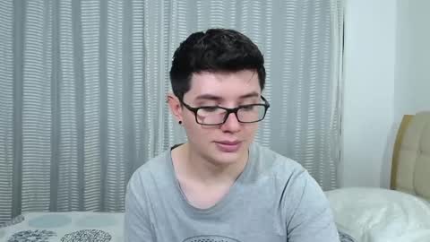 Snapshot of kevinhunts chatting on 11/17/25, 06:35 Kevin online show from 11/17/25, 06:35