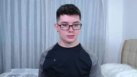 Snapshot of kevinhunts chatting on 11/20/25, 06:18 Kevin online show from 11/20/25, 06:18