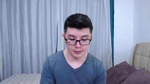 Snapshot of kevinhunts chatting on 11/26/25, 07:15 Kevin online show from 11/26/25, 07:15