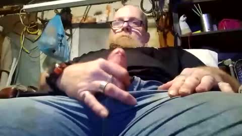 Snapshot of kevinmc123173237 chatting on 10/21/25, 06:30 Kevin online show from 10/21/25, 06:30