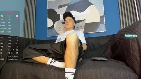Snapshot of kevinn_blue chatting on 10/11/25, 10:19 Sexy Hot Kevin online show from 10/11/25, 10:19