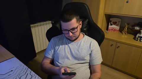 Snapshot of kevinnlovely95 chatting on 02/05/26, 02:16 Kevinn online show from 02/05/26, 02:16