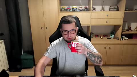 Snapshot of kevinnlovely95 chatting on 04/03/26, 04:38 Kevinn online show from 04/03/26, 04:38