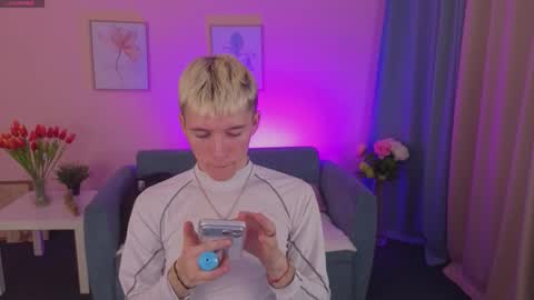 Snapshot of kevinparke chatting on 03/12/26, 05:41 Kevin online show from 03/12/26, 05:41