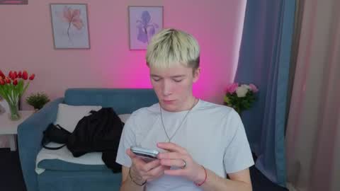 Snapshot of kevinparke chatting on 04/06/26, 01:12 Kevin online show from 04/06/26, 01:12