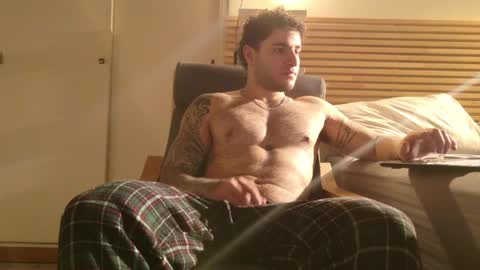 Snapshot of kevinwolf777 chatting on 04/26/26, 11:46 Kevin online show from 04/26/26, 11:46