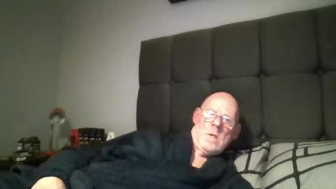 Snapshot of kevlooking4sez chatting on 01/28/25, 11:50 kevlooking4sez online show from 01/28/25, 11:50