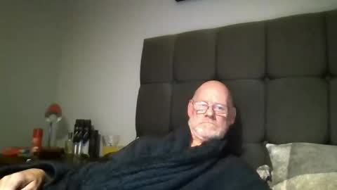 Snapshot of kevlooking4sez chatting on 10/02/25, 12:28 kevlooking4sez online show from 10/02/25, 12:28