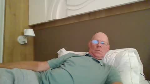 Snapshot of kevlooking4sez chatting on 10/14/25, 05:47 kevlooking4sez online show from 10/14/25, 05:47