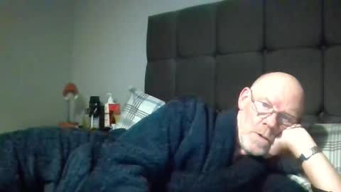 kevlooking4sez online show from 11/06/25, 12:22