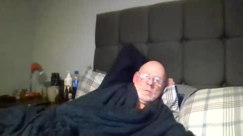 kevlooking4sez online show from 12/19/25, 01:12