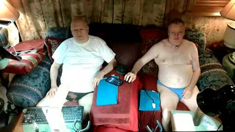 Snapshot of kevydaddyhubby2 chatting on 07/12/26, 03:52 kevydaddyhubby2 online show from 07/12/26, 03:52