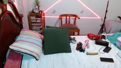 keyla_13 online show from 10/18/25, 12:28