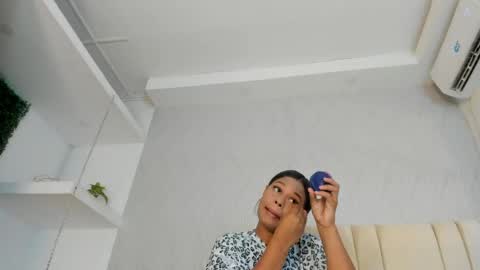 Snapshot of keyla_mejia chatting on 05/13/26, 12:02 Keyla online show from 05/13/26, 12:02