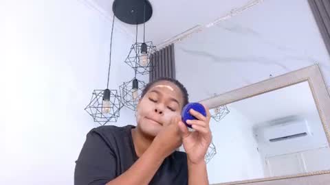 Snapshot of keyla_mejia chatting on 06/28/26, 12:00 Keyla online show from 06/28/26, 12:00