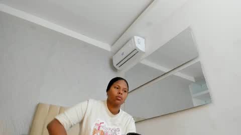 Snapshot of keyla_mejia chatting on 07/05/26, 12:01 Keyla online show from 07/05/26, 12:01