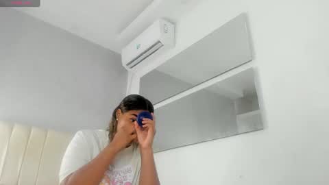 Snapshot of keyla_mejia chatting on 07/10/26, 12:08 Keyla online show from 07/10/26, 12:08