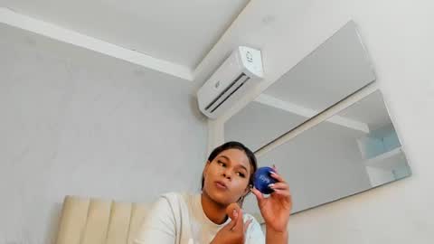 Snapshot of keyla_mejia chatting on 07/15/26, 12:21 Keyla online show from 07/15/26, 12:21