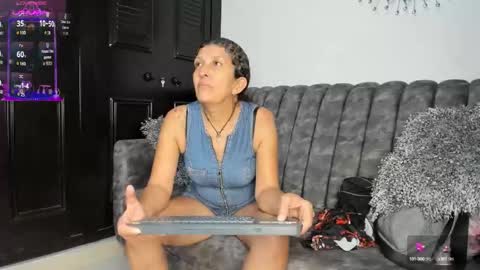 Keila Milf online show from 10/17/25, 02:48