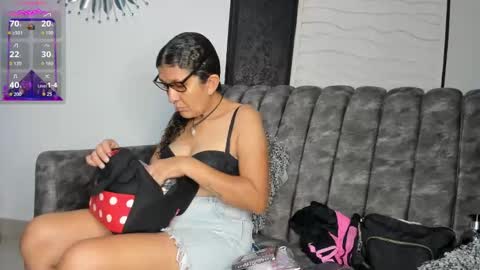 Keila Milf online show from 11/06/25, 03:07