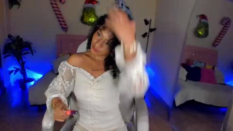 Snapshot of keyla_roberts_ chatting on 12/29/24, 11:39 Adhara. Help me reach 100 likes online show from 12/29/24, 11:39