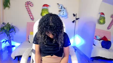 Snapshot of keyla_roberts_ chatting on 12/30/24, 07:32 Adhara. Help me reach 100 likes online show from 12/30/24, 07:32