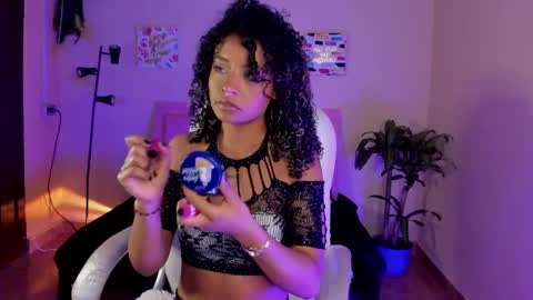Snapshot of keyla_roberts_ chatting on 02/16/25, 03:26 Adhara. Help me reach 100 likes online show from 02/16/25, 03:26