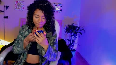 Snapshot of keyla_roberts_ chatting on 03/03/25, 09:15 Adhara. Help me reach 100 likes online show from 03/03/25, 09:15