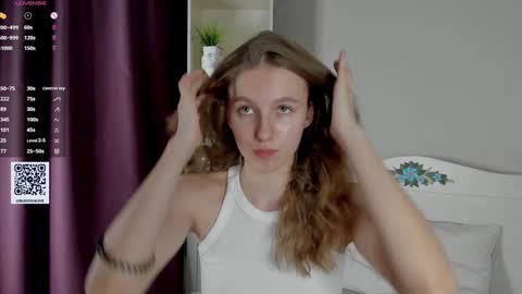 Snapshot of keylalong chatting on 01/21/25, 11:24 Hi Im Mary Glad to see you in my room PVT is open online show from 01/21/25, 11:24