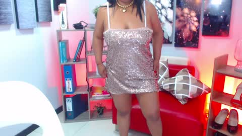 Snapshot of keylathomson chatting on 01/15/25, 04:00 Keyla online show from 01/15/25, 04:00