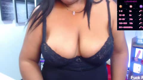 Snapshot of keylathomson chatting on 02/20/25, 01:40 Keyla online show from 02/20/25, 01:40