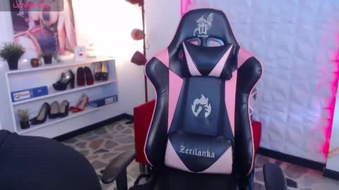 Snapshot of keylathomson chatting on 09/16/25, 11:11 Keyla online show from 09/16/25, 11:11