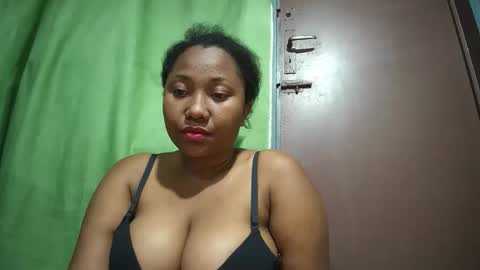 kezia0910 online show from 10/14/25, 07:47