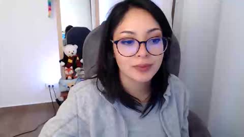 Snapshot of khal_girl chatting on 12/15/25, 12:26 Liss online show from 12/15/25, 12:26