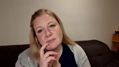 khaleesi0890 online show from 11/09/25, 05:22