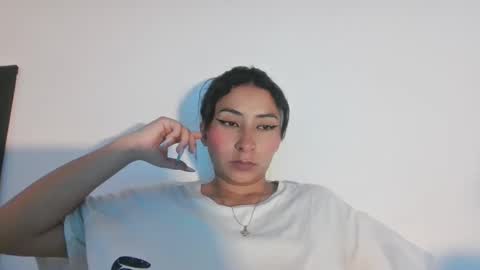 Snapshot of khaleesi_j chatting on 03/12/25, 12:15 khaleesi_j online show from 03/12/25, 12:15