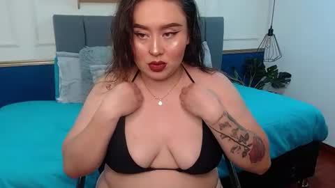 Snapshot of khalia_ chatting on 06/24/26, 04:39 K H A I L A online show from 06/24/26, 04:39