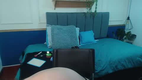 Snapshot of khalia_ chatting on 07/12/26, 01:35 K H A I L A online show from 07/12/26, 01:35
