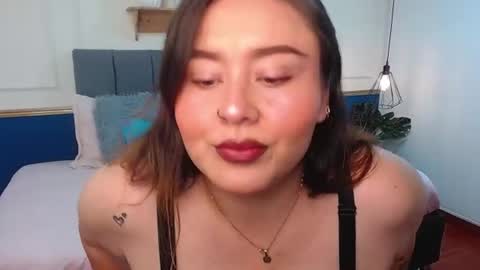 Snapshot of khalia_ chatting on 07/19/26, 04:44 K H A I L A online show from 07/19/26, 04:44