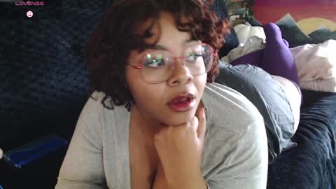 Snapshot of khayaparker chatting on 12/19/24, 05:40 Khaya online show from 12/19/24, 05:40